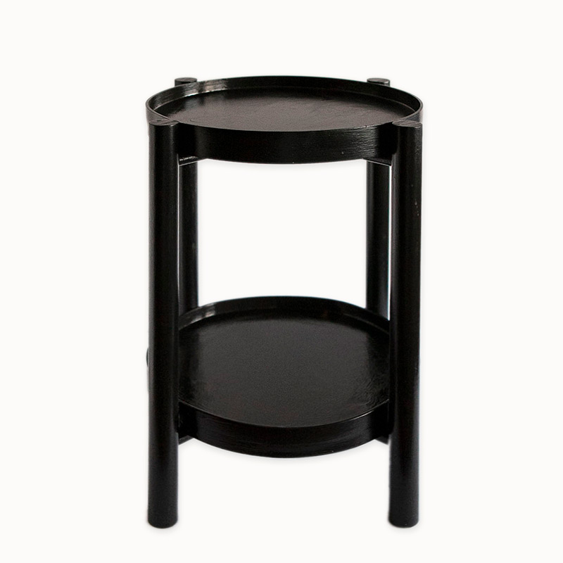 黑色弯木制的桌子