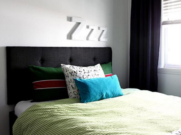 B的房间——灯光、窗帘、行动——床上用品和地毯